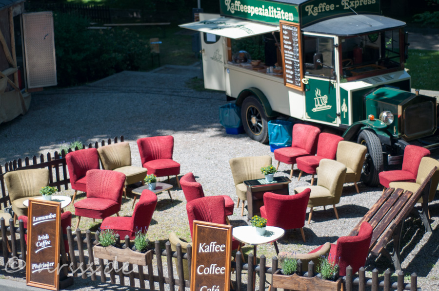 Open-Air Café